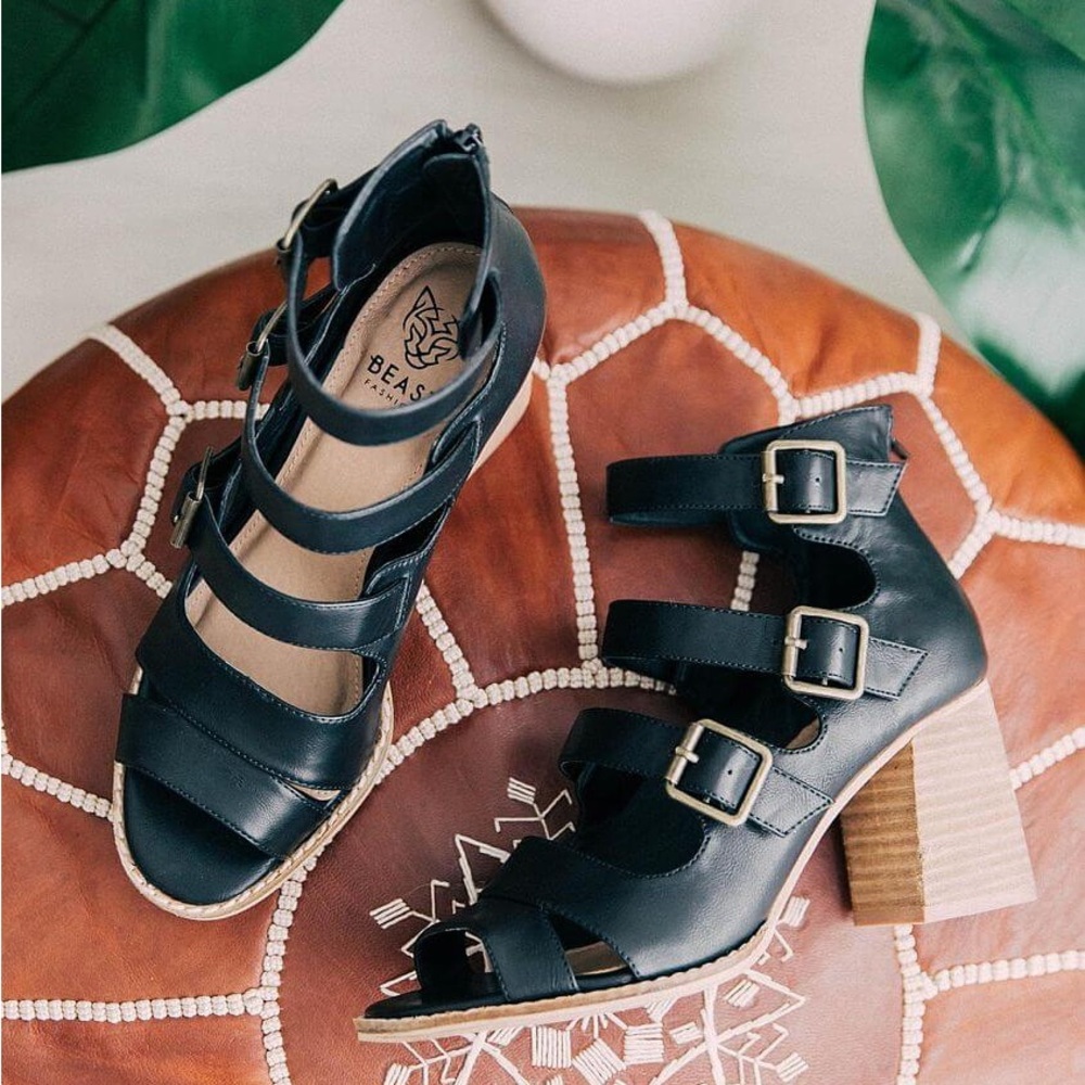 BEAST FASHION Black Heeled Sandals with Strappy Design